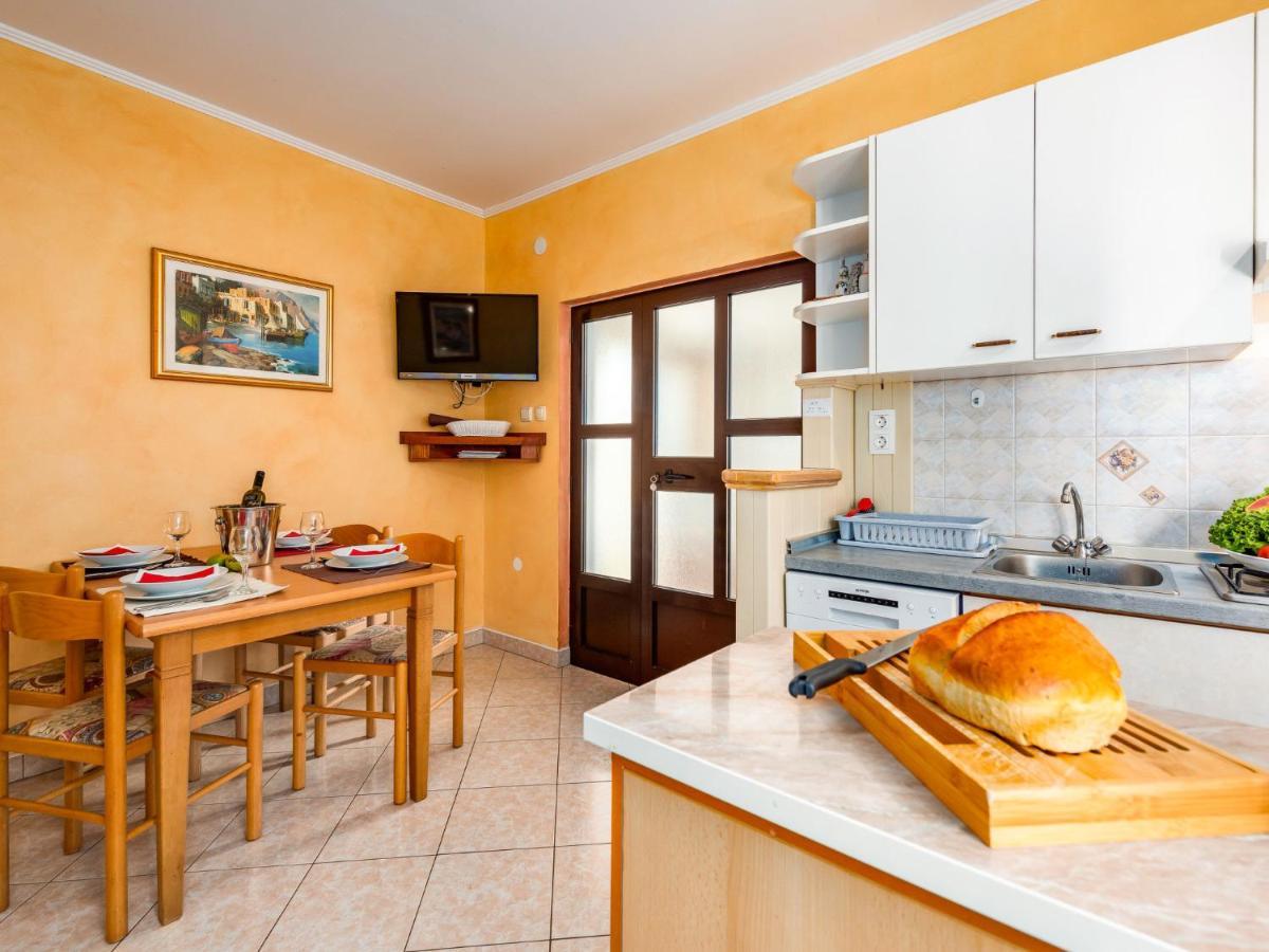 Holiday Home Hacienda - PZN316 Tinjan Dış mekan fotoğraf