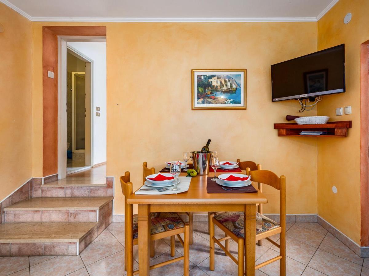 Holiday Home Hacienda - PZN316 Tinjan Dış mekan fotoğraf